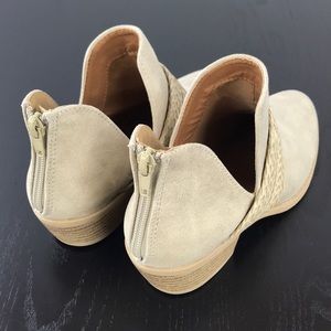 Qupid Braided Cream Suede Booties w/Zipper